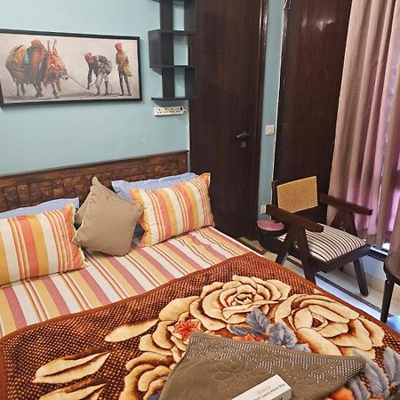 Sky Bloom Luxury Homestay นิวเดลี ภายนอก รูปภาพ