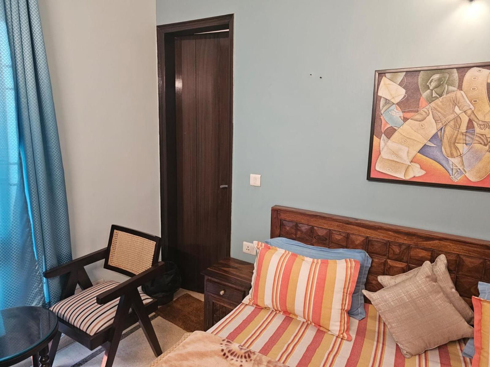 Sky Bloom Luxury Homestay นิวเดลี ภายนอก รูปภาพ
