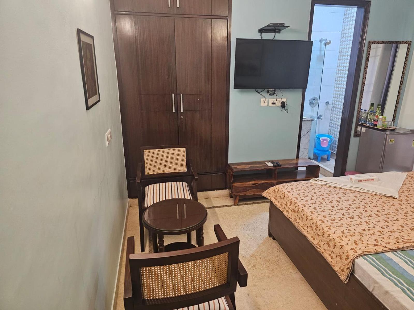 Sky Bloom Luxury Homestay นิวเดลี ภายนอก รูปภาพ