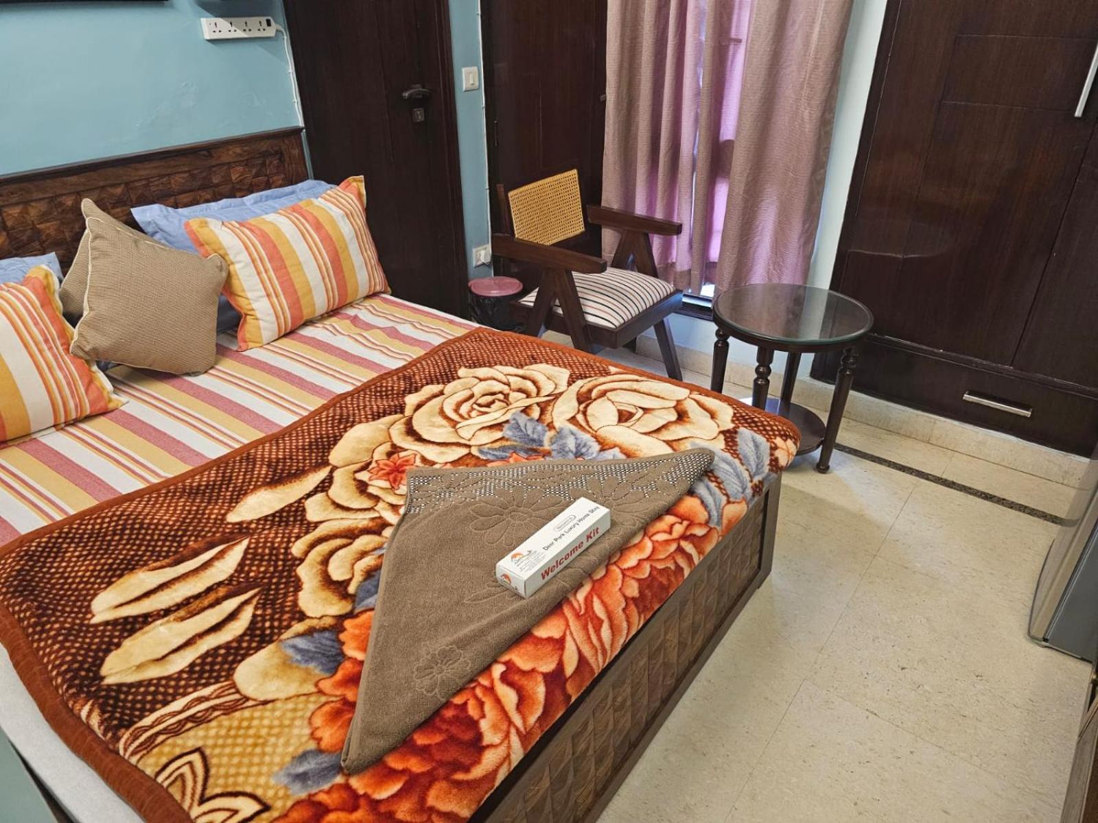 Sky Bloom Luxury Homestay นิวเดลี ภายนอก รูปภาพ