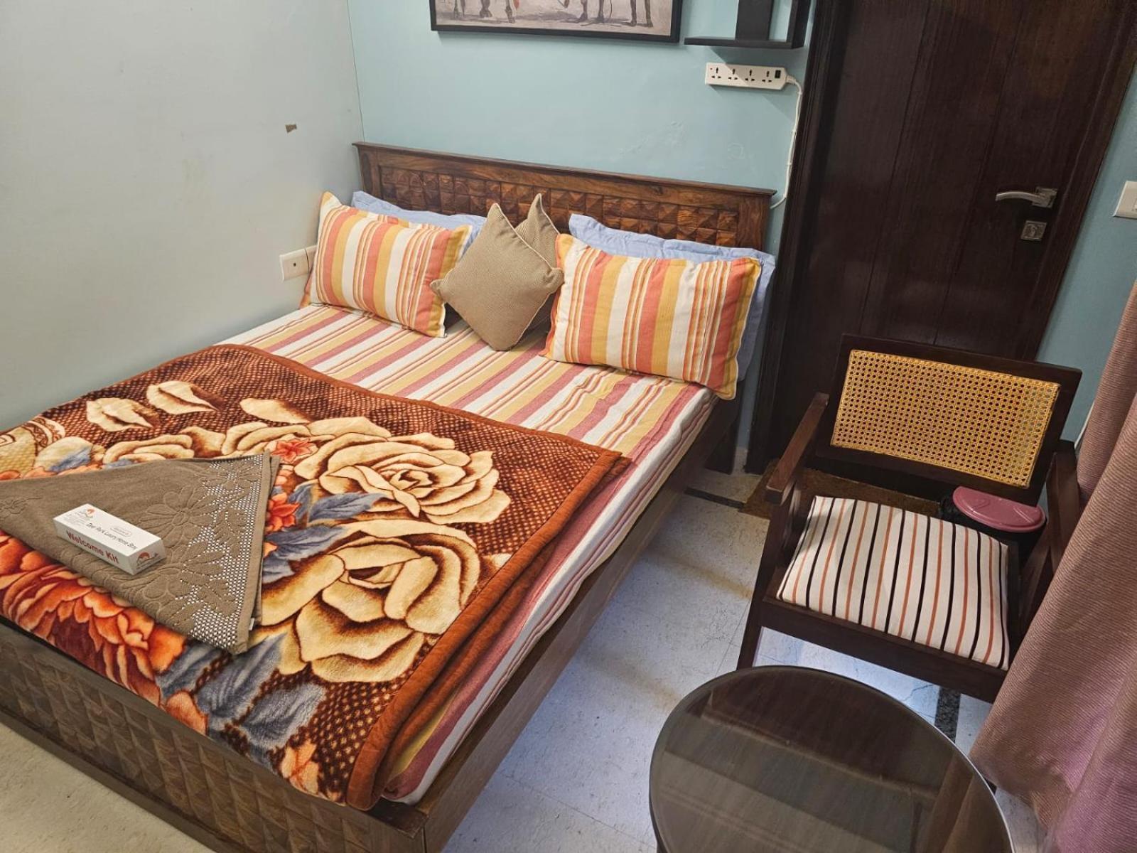 Sky Bloom Luxury Homestay นิวเดลี ภายนอก รูปภาพ
