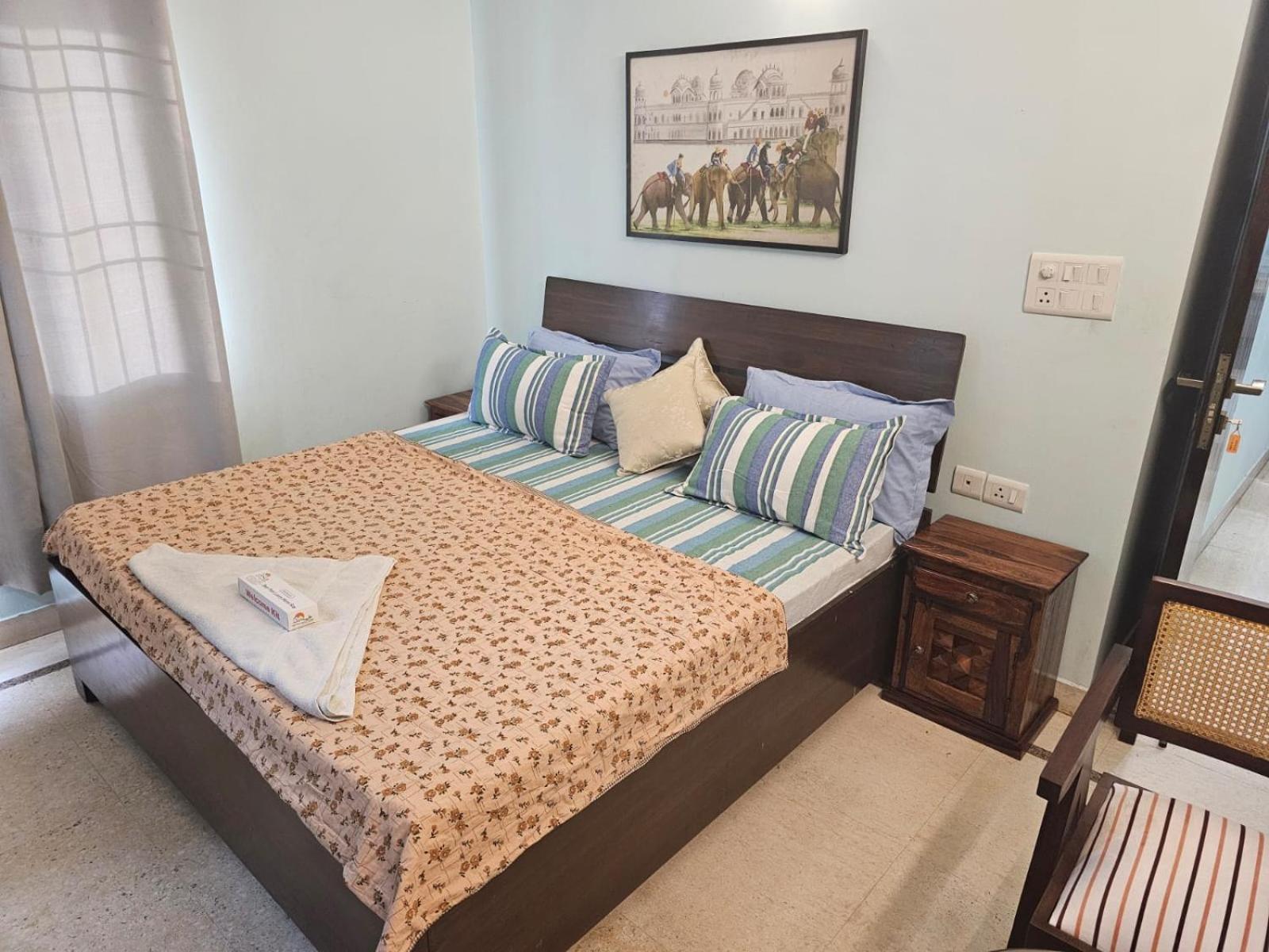 Sky Bloom Luxury Homestay นิวเดลี ภายนอก รูปภาพ