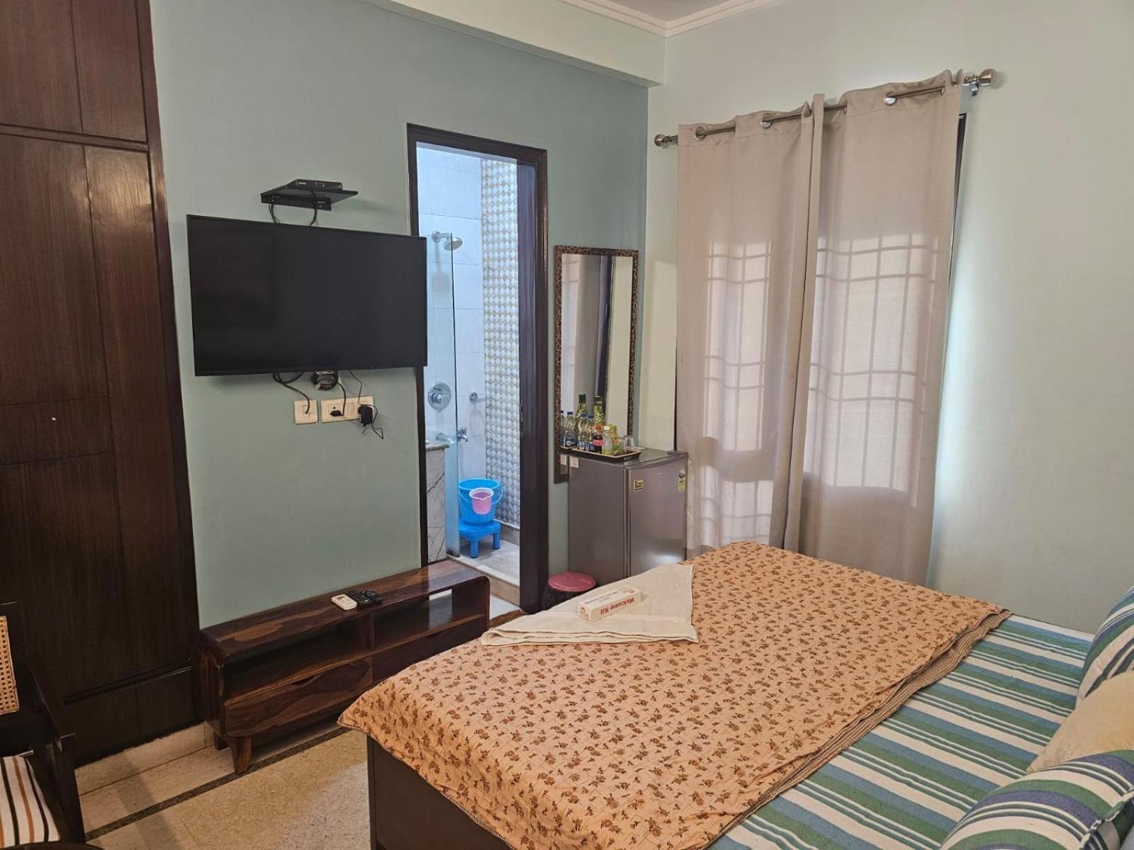 Sky Bloom Luxury Homestay นิวเดลี ภายนอก รูปภาพ