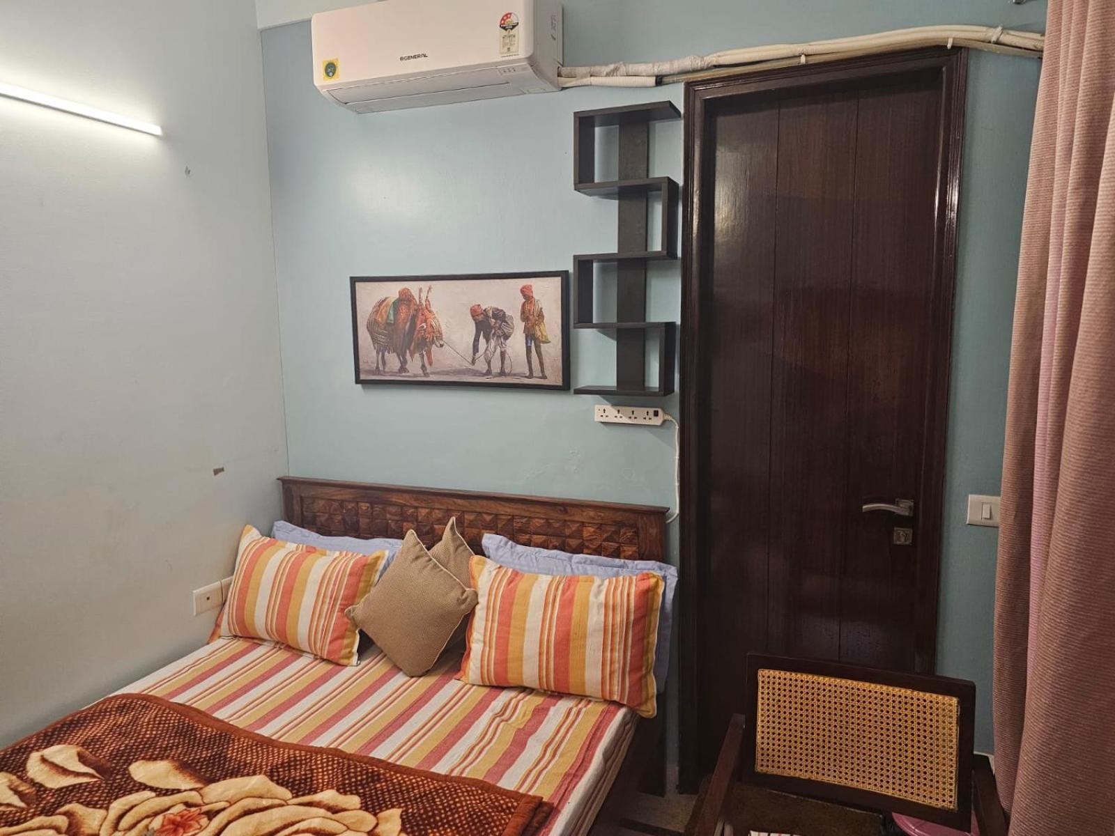 Sky Bloom Luxury Homestay นิวเดลี ภายนอก รูปภาพ
