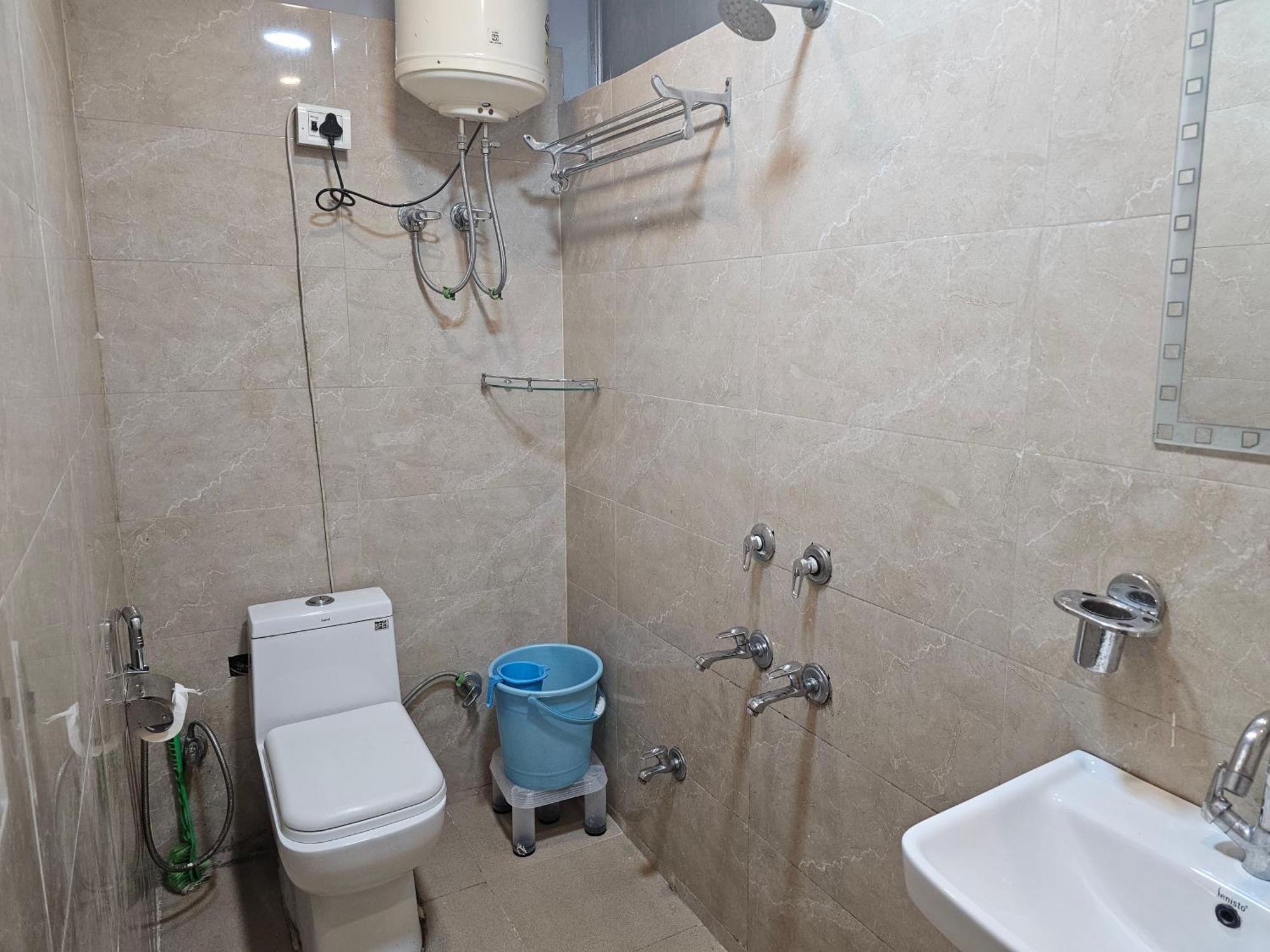 Sky Bloom Luxury Homestay นิวเดลี ภายนอก รูปภาพ